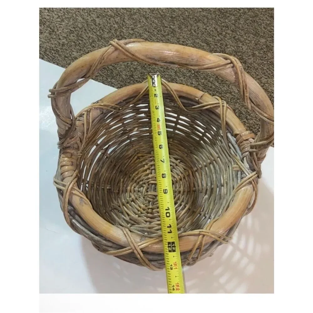 💲Low Price 💲Vintage Natural Woven Basket - Brown and Tan